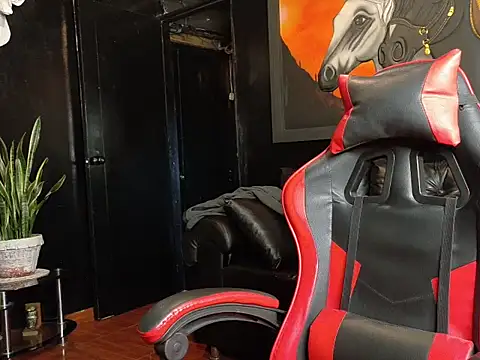 Snapshot of Molotov_Explosive chatting on 02.02.26 Molotov Explosive online show from 02.02.26