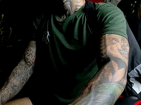 Snapshot of Molotov_Explosive chatting on 02.15.26 Molotov Explosive online show from 02.15.26