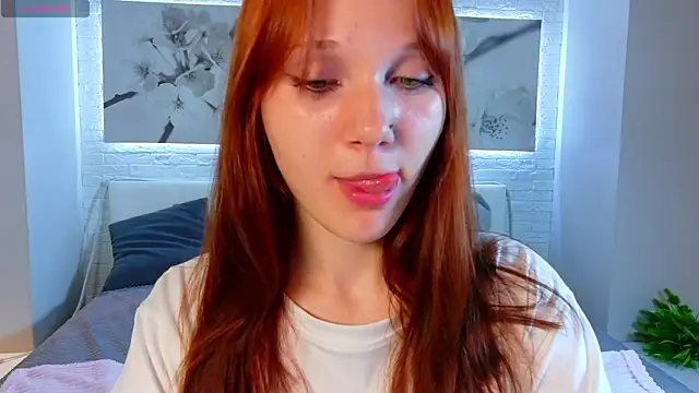 Snapshot of MargoViento chatting on 07.24.26 MargoViento online show from 07.24.26