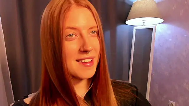 Snapshot of enarskaya chatting on 10.18.25 enarskaya online show from 10.18.25