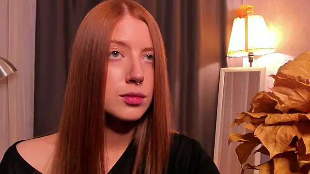 Snapshot of enarskaya chatting on 10.27.25 enarskaya online show from 10.27.25