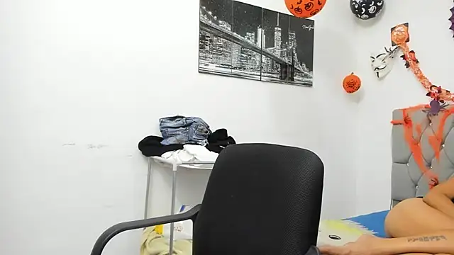 Sofi And Santy online show from 11.08.25