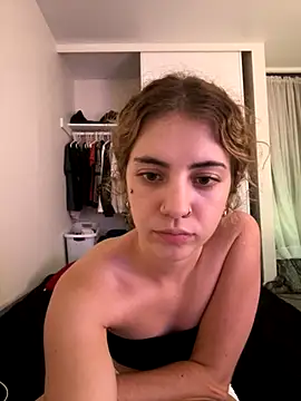 katiesxoxo3 online show from 10.14.25