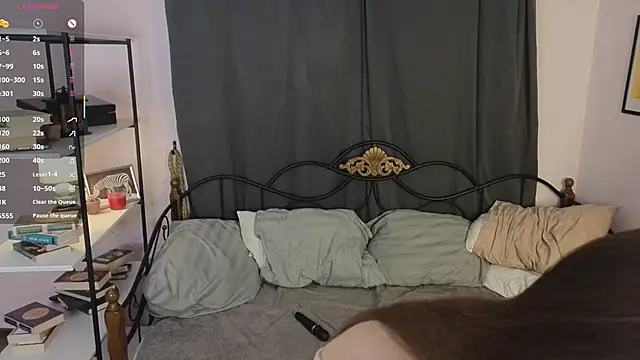 Ruth Going online show from 12.20.25