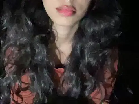 Snapshot of youngriri2 chatting on 10.18.25 youngriri2 online show from 10.18.25