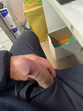 Snapshot of AlexGogo23 chatting on 03.13.26 AlexGogo23 online show from 03.13.26