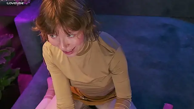 Snapshot of your_carrie chatting on 11.02.25 your carrie online show from 11.02.25