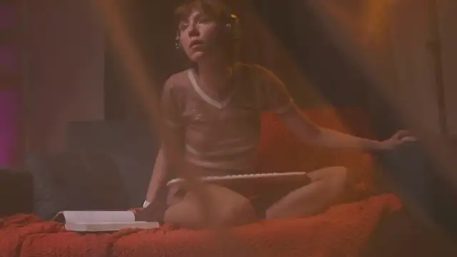 Snapshot of your_carrie chatting on 11.12.25 your carrie online show from 11.12.25