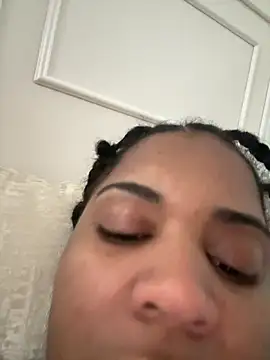 dollfacee7 online show from 10.19.25