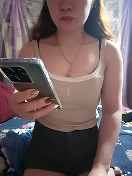 Snapshot of LeanaLy chatting on 01.07.26 LeanaLy online show from 01.07.26