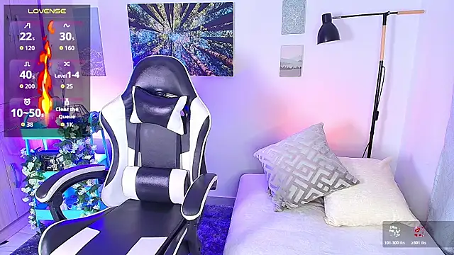 Snapshot of Alex_carter chatting on 11.04.25 Alex carter online show from 11.04.25