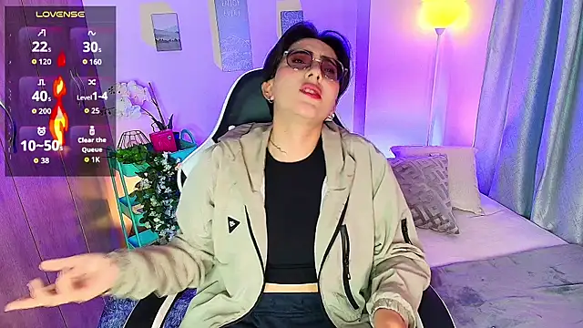 Snapshot of Alex_carter chatting on 12.17.25 Alex carter online show from 12.17.25