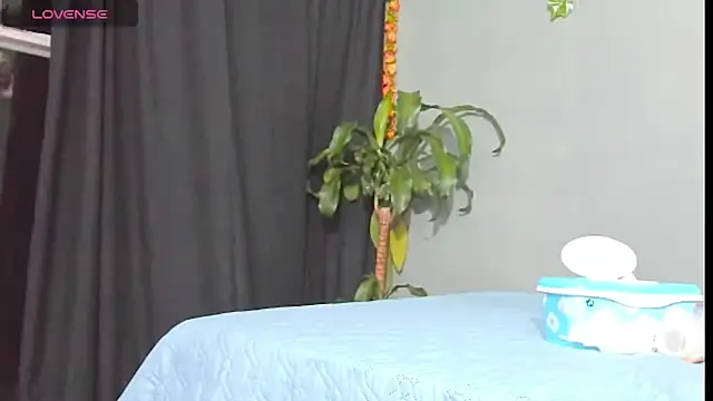 Snapshot of Sharlott_smith chatting on 10.23.25 Sharlott smith online show from 10.23.25