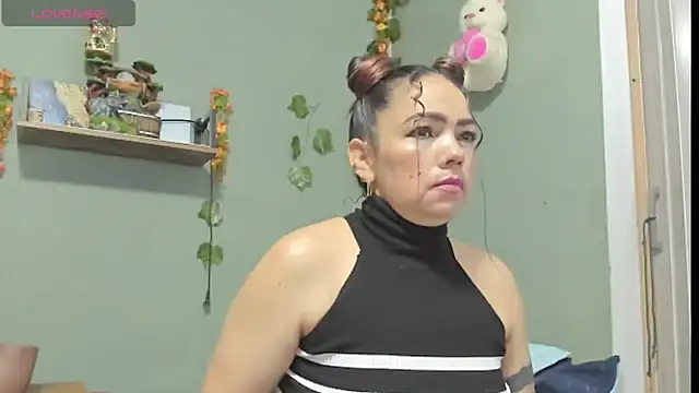 Snapshot of Sharlott_smith chatting on 10.24.25 Sharlott smith online show from 10.24.25