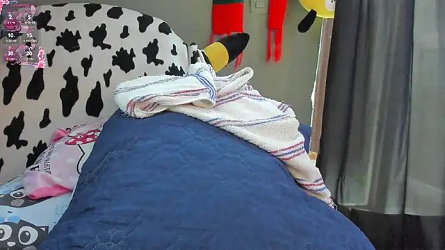 Snapshot of Sharlott_smith chatting on 12.15.25 Sharlott smith online show from 12.15.25