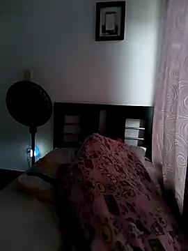 Snapshot of Ruberga20 chatting on 11.22.25 Ruberga20 online show from 11.22.25