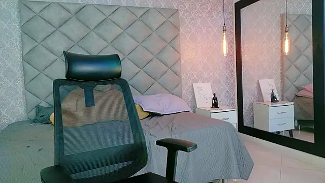 Snapshot of CARO_ADAMS1 chatting on 01.14.26 CARO ADAMS1 online show from 01.14.26