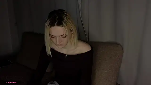 Snapshot of _cozyrose chatting on 02.21.26 cozyrose online show from 02.21.26