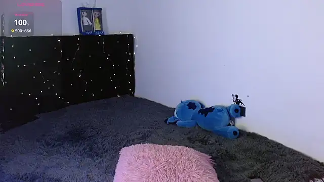 Snapshot of Megan_ve chatting on 10.30.25 Megan ve online show from 10.30.25