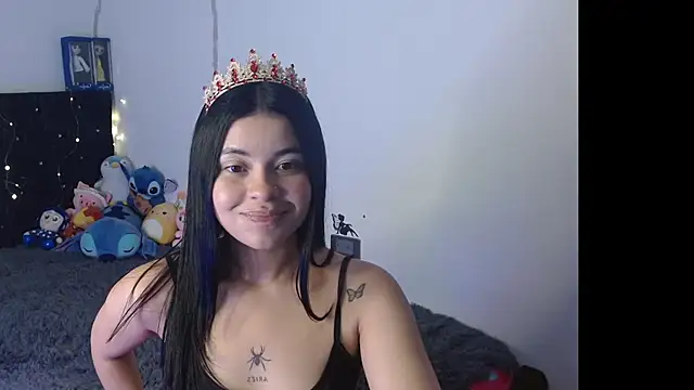 Snapshot of Megan_ve chatting on 11.19.25 Megan ve online show from 11.19.25