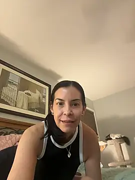 yolandaflores online show from 10.12.25