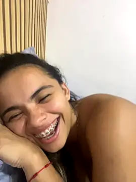 Snapshot of safadinhaquenteW chatting on 10.15.25 safadinhaquenteW online show from 10.15.25