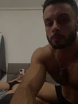 Snapshot of Camaraman05 chatting on 11.08.25 Camaraman05 online show from 11.08.25