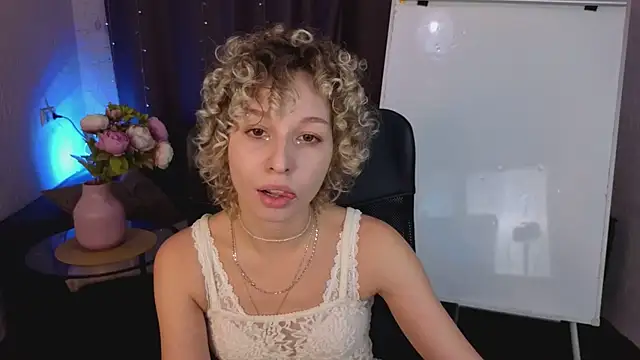 Mary Wahlberg online show from 10.27.25