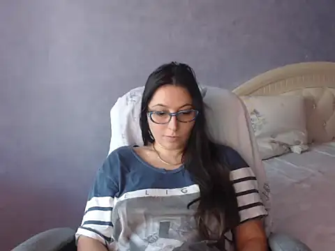 Snapshot of LuckyLisa23 chatting on 11.22.25 LuckyLisa23 online show from 11.22.25