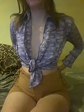 Snapshot of KittieCreme chatting on 11.08.25 KittieCreme online show from 11.08.25