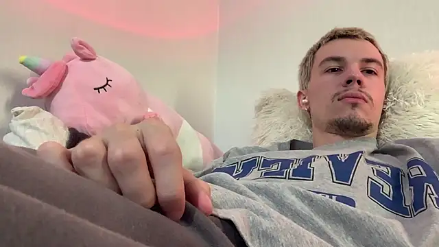 Snapshot of Jeremy1Scott chatting on 08.03.26 Jeremy1Scott online show from 08.03.26
