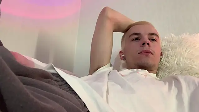 Snapshot of Jeremy1Scott chatting on 08.09.26 Jeremy1Scott online show from 08.09.26