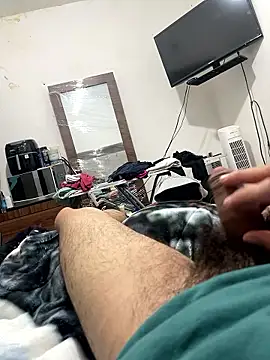 Snapshot of KingFlores chatting on 01.12.26 KingFlores online show from 01.12.26