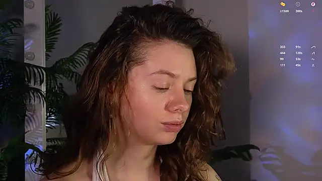 Snapshot of MelodySinclair chatting on 12.15.25 MelodySinclair online show from 12.15.25