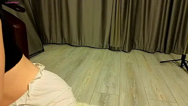 Snapshot of MissPompadure chatting on 02.11.26 MissPompadure online show from 02.11.26