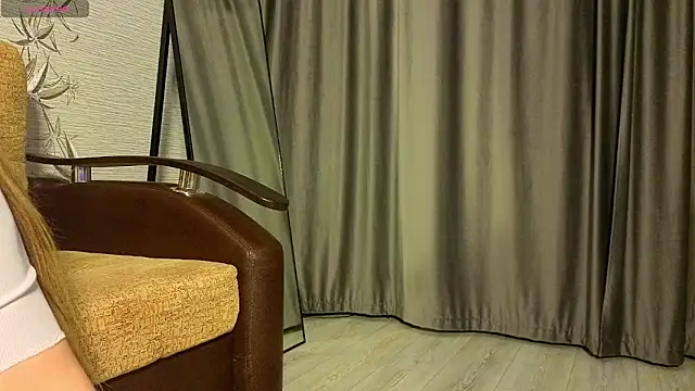 Snapshot of MissPompadure chatting on 03.09.26 MissPompadure online show from 03.09.26