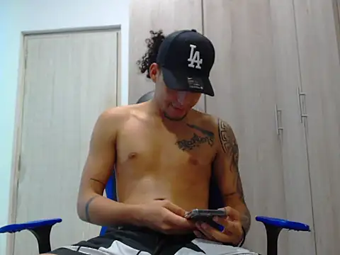 Snapshot of maicolgifted24 chatting on 10.24.25 maicolgifted24 online show from 10.24.25