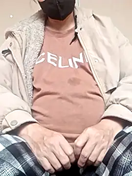 Snapshot of Linh-xxx chatting on 03.18.26 Linh-xxx online show from 03.18.26