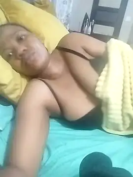 CaramelBoootie online show from 01.12.26