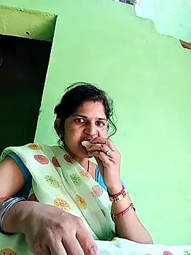 Karishma cute online show from 11.22.25