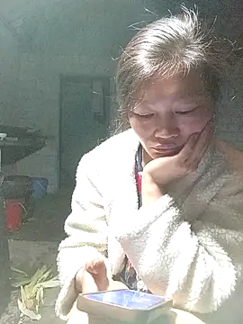 Snapshot of siusiu-00 chatting on 10.27.25 siusiu-00 online show from 10.27.25