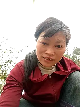 Snapshot of siusiu-00 chatting on 12.16.25 siusiu-00 online show from 12.16.25