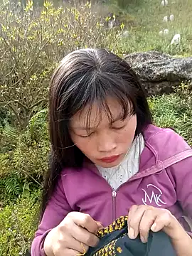 Snapshot of siusiu-00 chatting on 12.21.25 siusiu-00 online show from 12.21.25