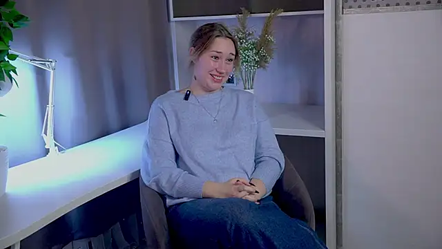 Snapshot of ClarePratillo chatting on 10.16.25 ClarePratillo online show from 10.16.25