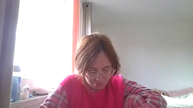 Snapshot of LuckySLove chatting on 10.13.25 LuckySLove online show from 10.13.25