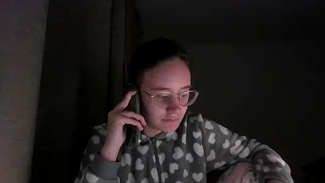 Snapshot of LuckySLove chatting on 01.05.26 LuckySLove online show from 01.05.26