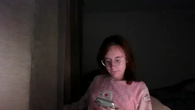 Snapshot of LuckySLove chatting on 01.08.26 LuckySLove online show from 01.08.26