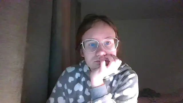 Snapshot of LuckySLove chatting on 01.12.26 LuckySLove online show from 01.12.26