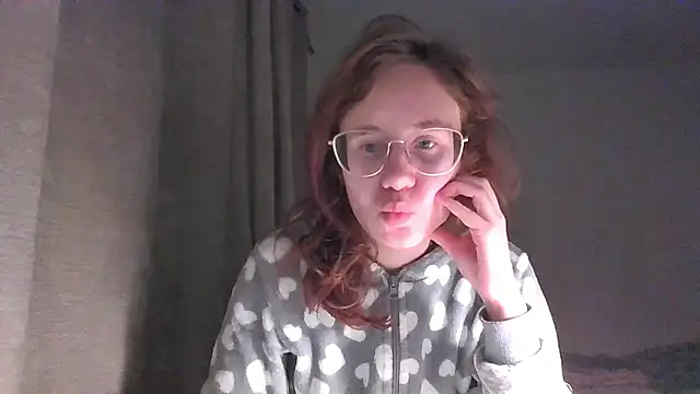 Snapshot of LuckySLove chatting on 01.14.26 LuckySLove online show from 01.14.26