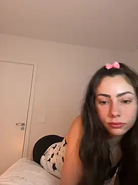 Snapshot of Baby_Mia_pires chatting on 11.22.25 Baby Mia pires online show from 11.22.25